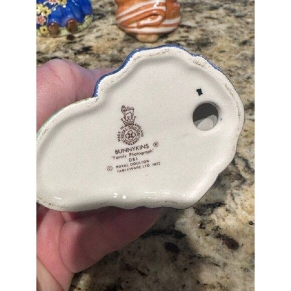 Royal Doulton Bunnykins Family Photograph 1972 - Picture 3 of 3